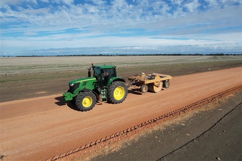 Minyip-Banyena-Road-Tractor-side-on.jpg